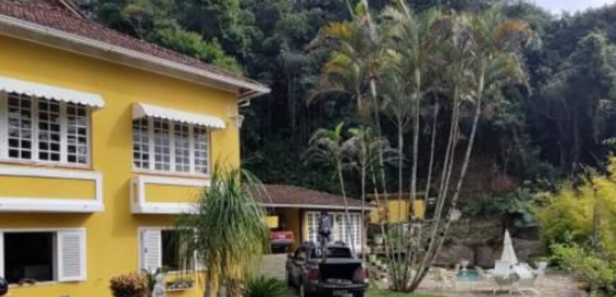 Belíssima casa em Itaipava